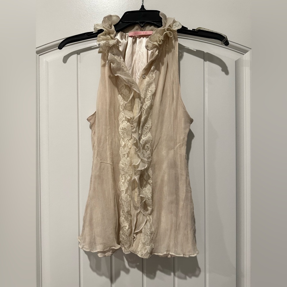 Gianni Bini Beige Ruffled Snap Button Tank
